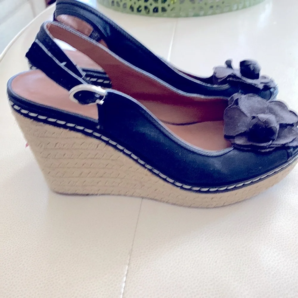 Franco Sarto Espadrilles 9 Navy Floral Feminine Wedges Stacked Heel Sandals